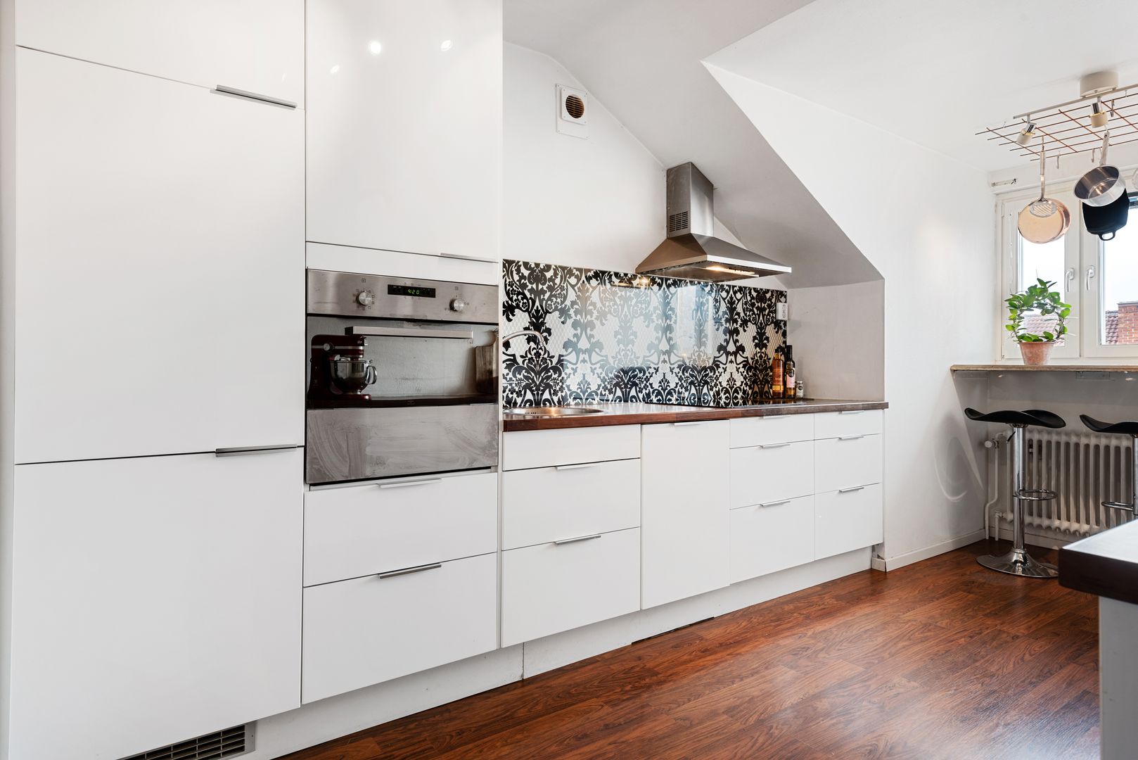 cuisine blanche avec parquet