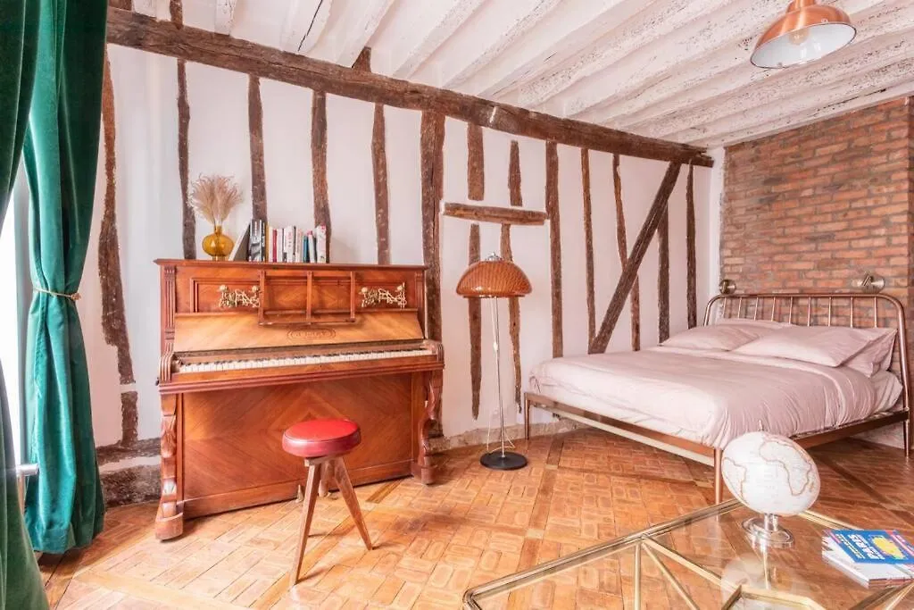 chambre avec poutres, colombages et briques décoration vintage chambre avec poutres, colombages et briques décoration vintage