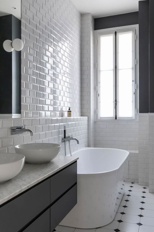 salle de bain appartement haussmannien rénové Photo © Pauline Le Goff