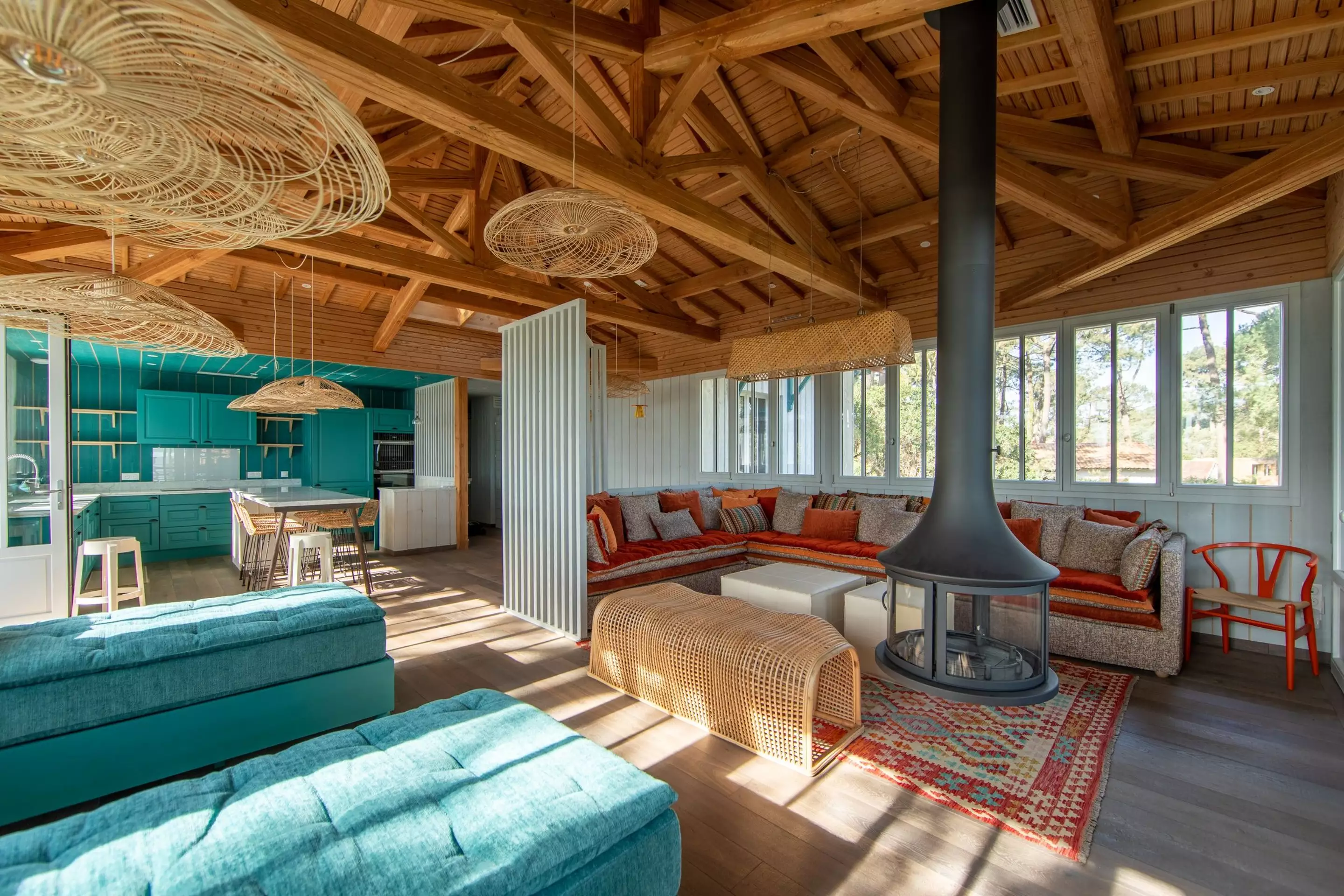 salon et cuisine maison en bois le Cap Ferret villa Persan salon et cuisine maison en bois le Cap Ferret villa Persan