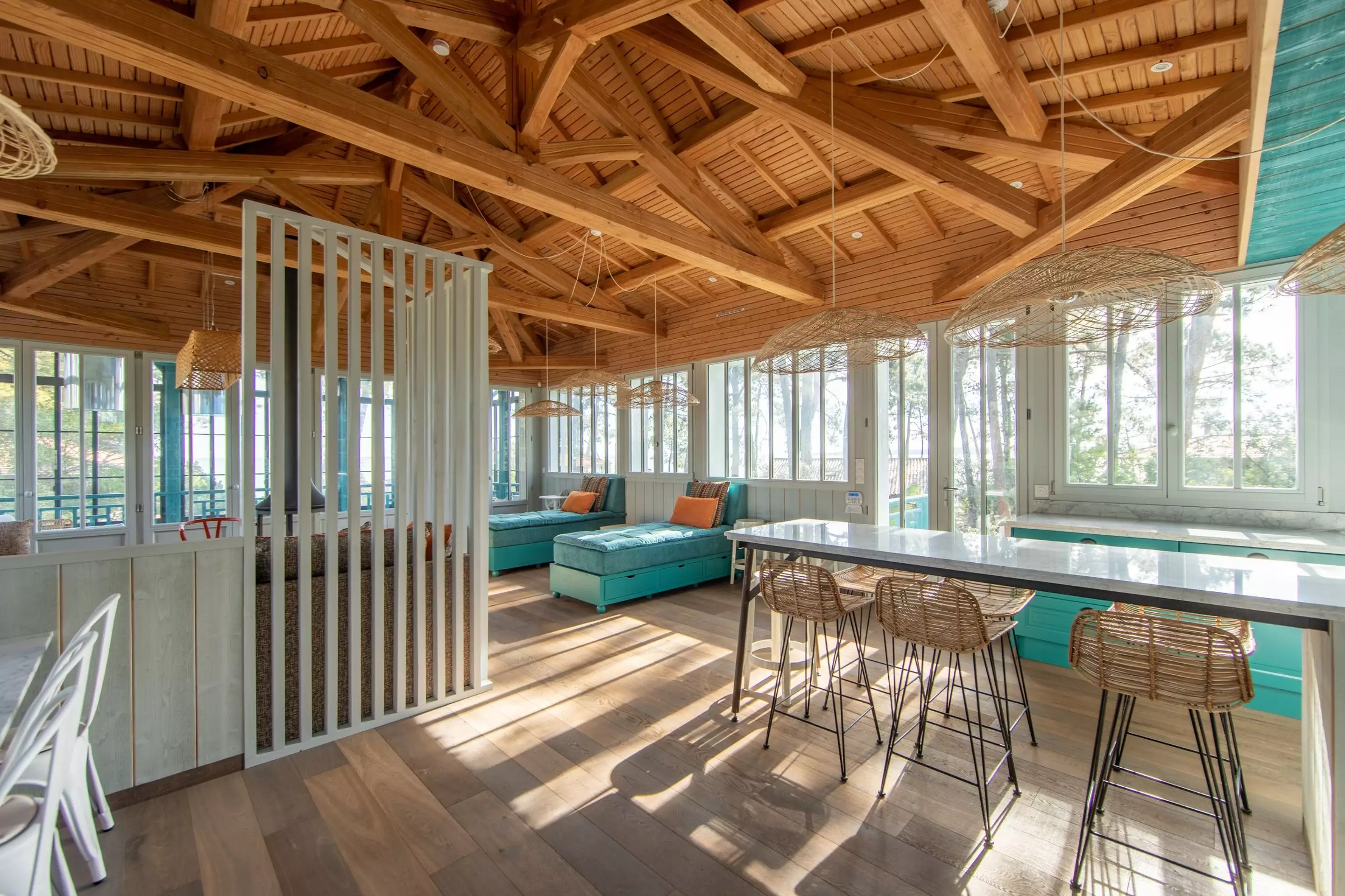 salle à manger maison en bois le Cap Ferret villa Persan salle à manger maison en bois le Cap Ferret villa Persan