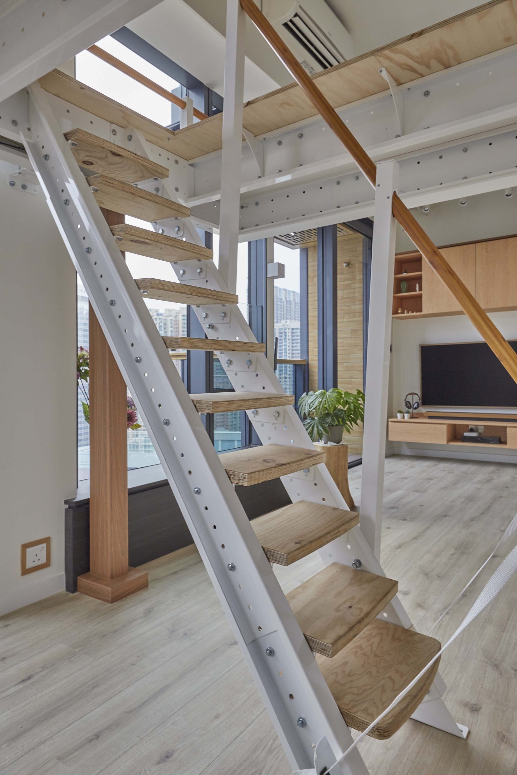 petit appartement design de 37m2 avec escalier escamotable petit appartement design de 37m2 avec escalier escamotable