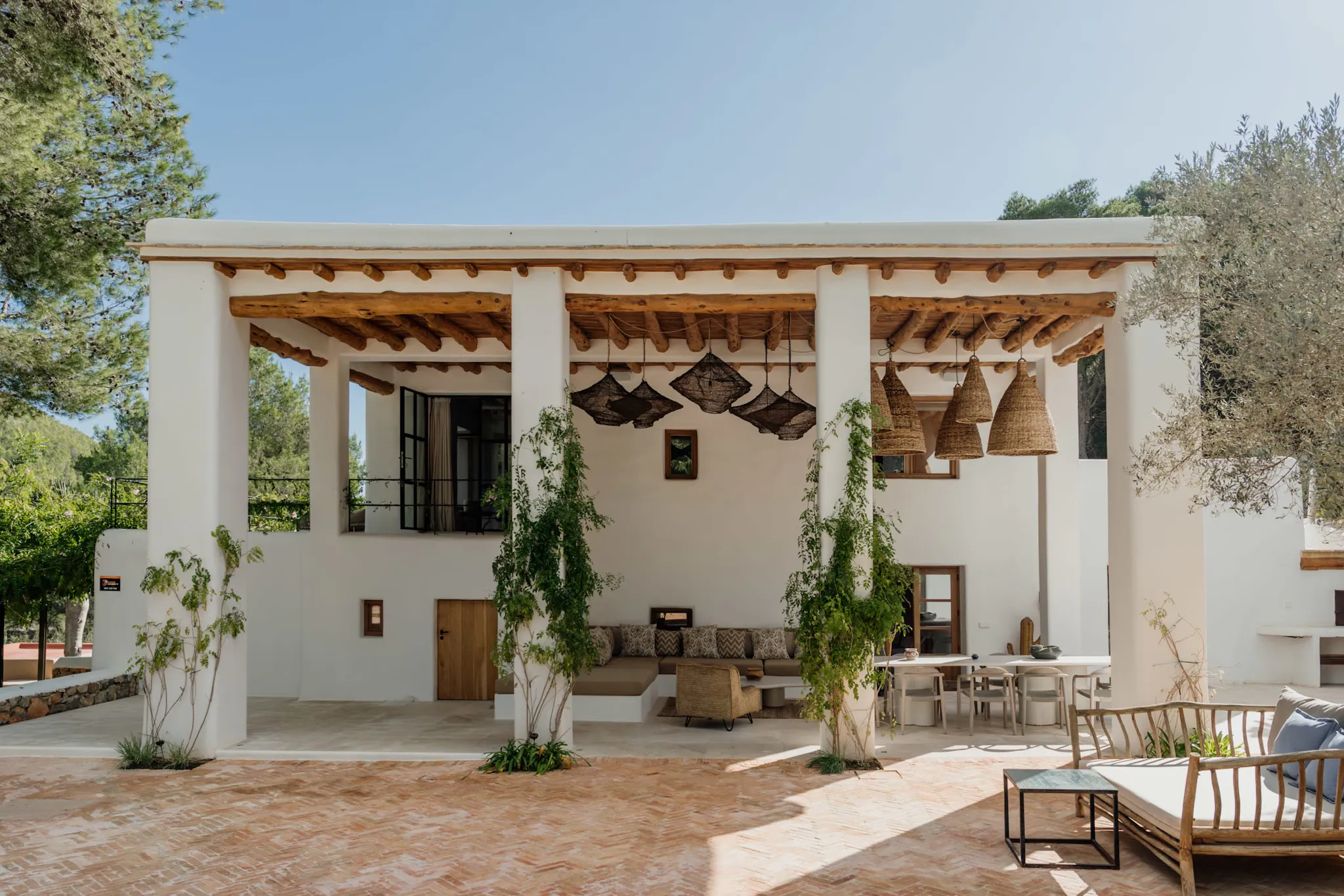 terrasse abritée maison rustique chic à Ibiza