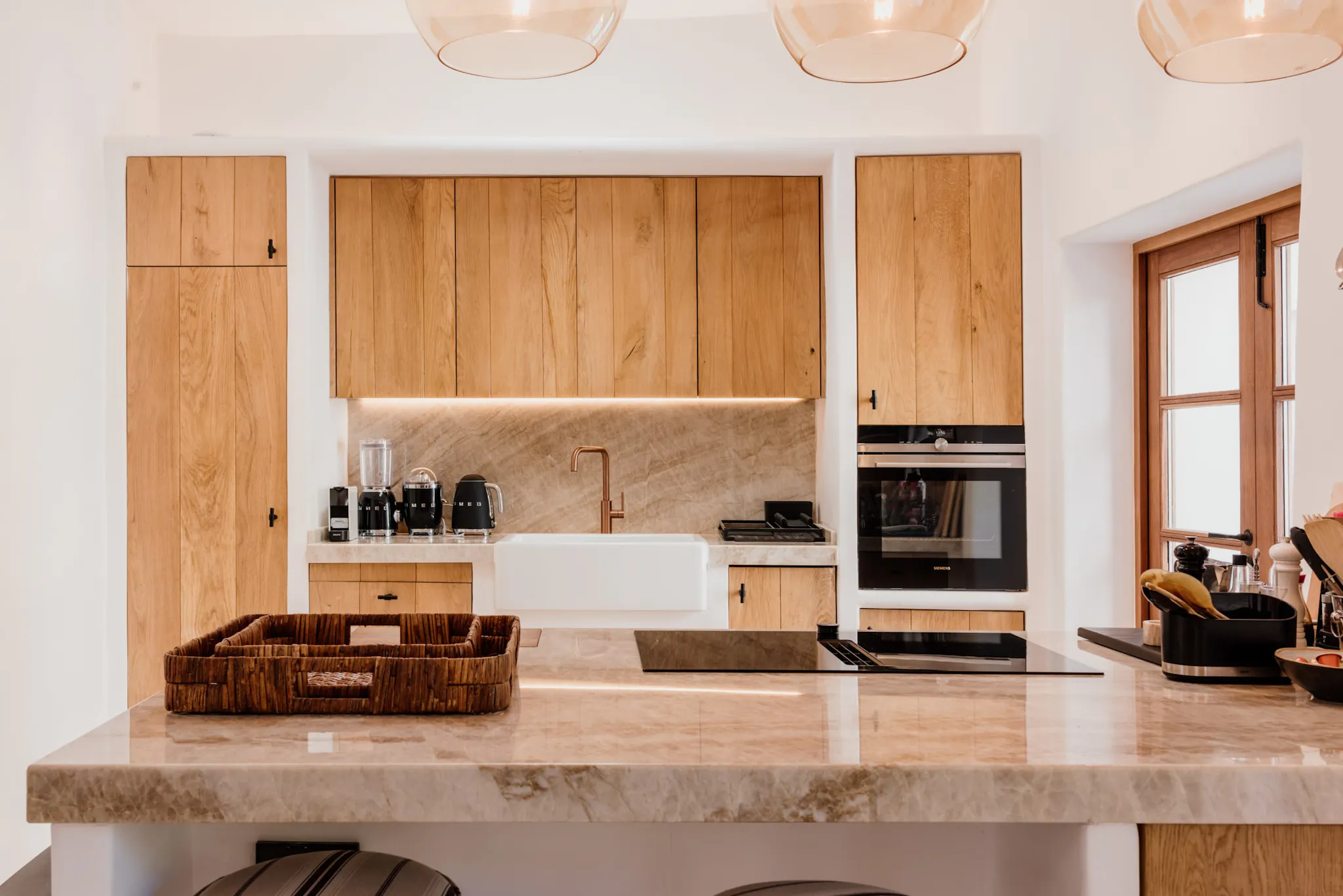 cuisine bois et marbre décoration rustique chic et naturelle