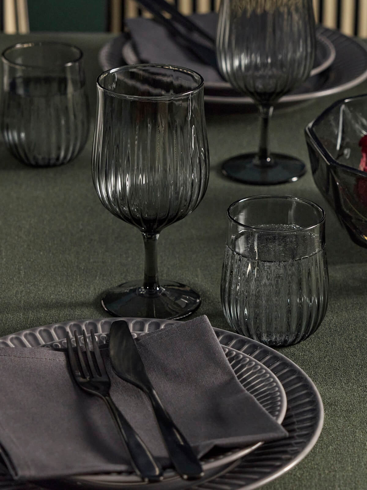 verre noir catalogue IKEA automne 2024 verre noir catalogue IKEA automne 2024