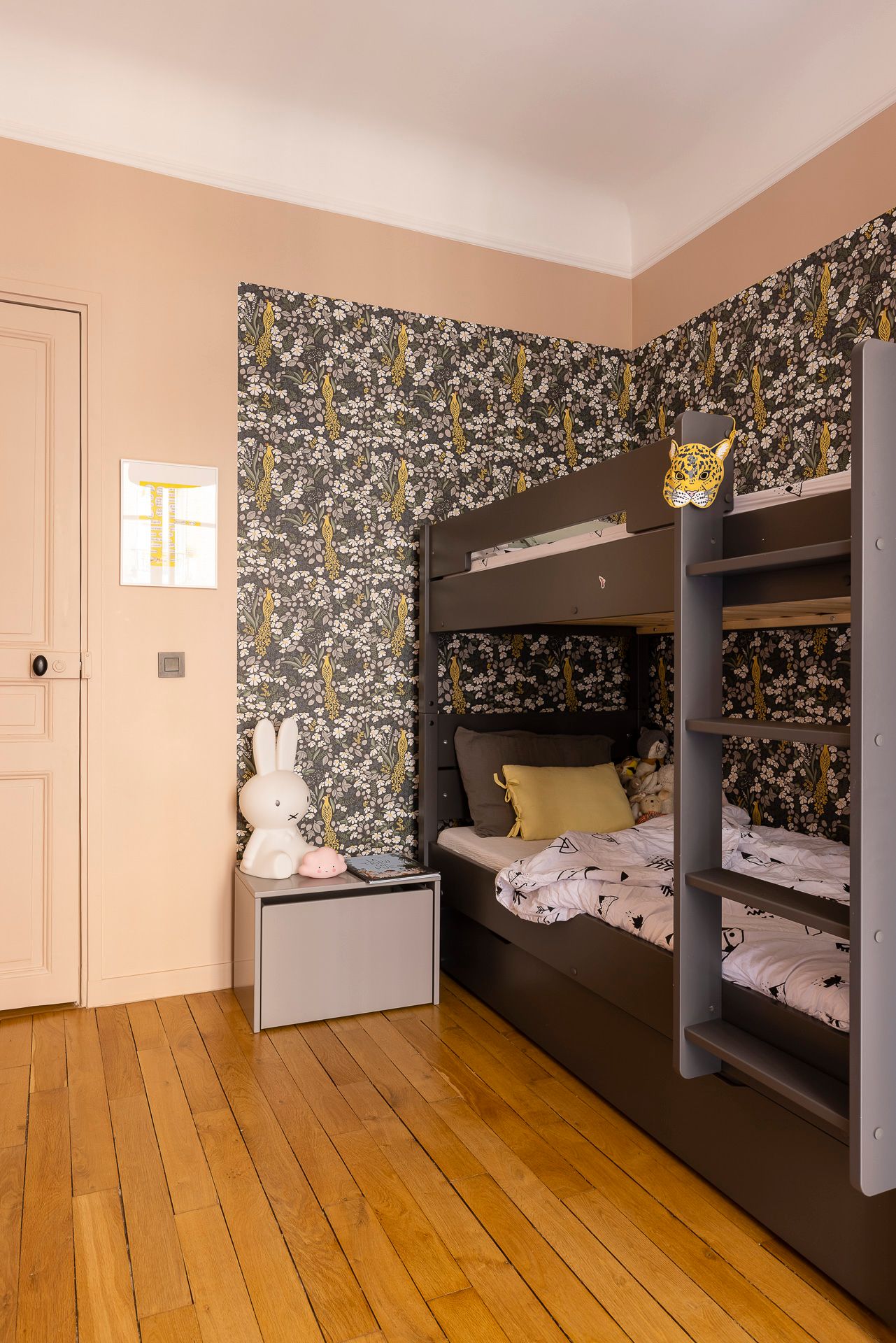chambre enfant terracotta appartement haussmannien rénové Paris 
