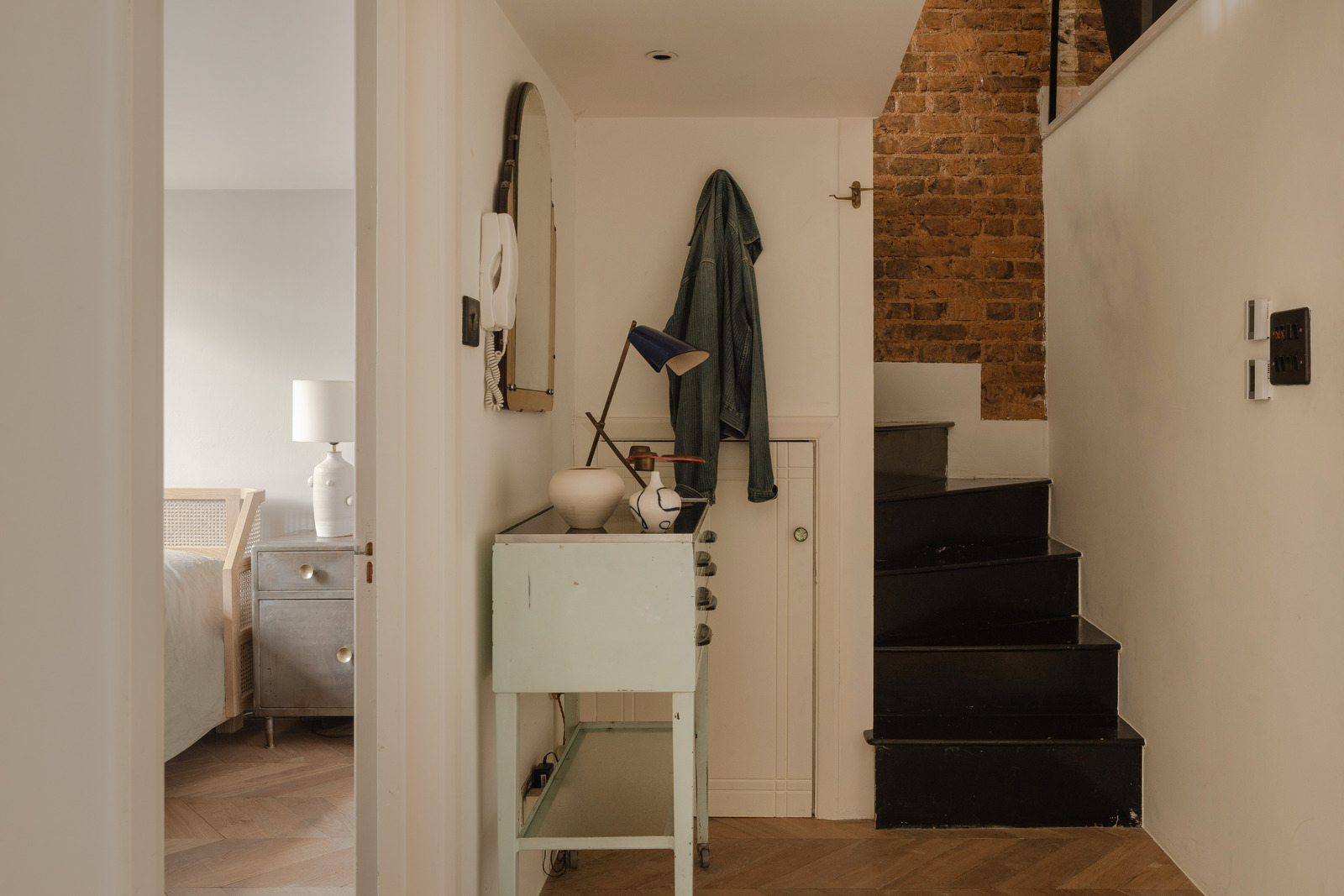 entrée avec escalier appartement ancien de type loft entrée avec escalier appartement ancien de type loft