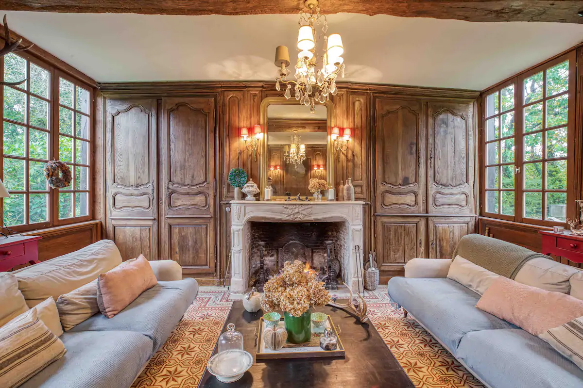 salon décoration classique chic manoir de Cauverville 18e siècle Normandie salon décoration classique chic manoir de Cauverville 18e siècle Normandie