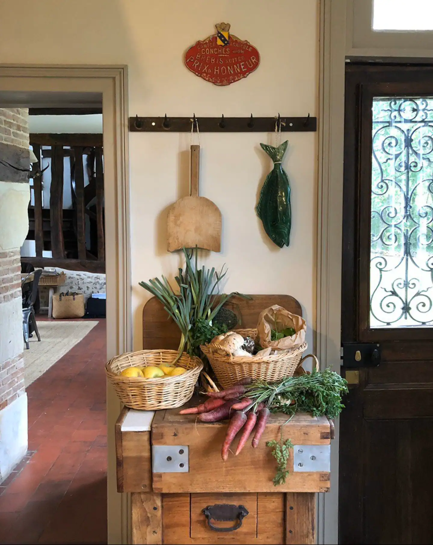 cuisine décoration classique chic manoir de Cauverville 18e siècle Normandie cuisine décoration classique chic manoir de Cauverville 18e siècle Normandie