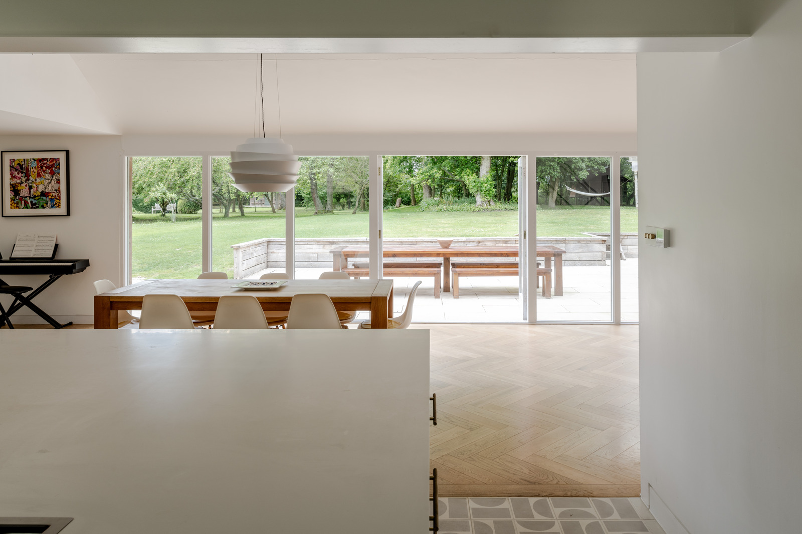 salon maison en bois murs blancs salon maison en bois murs blancs