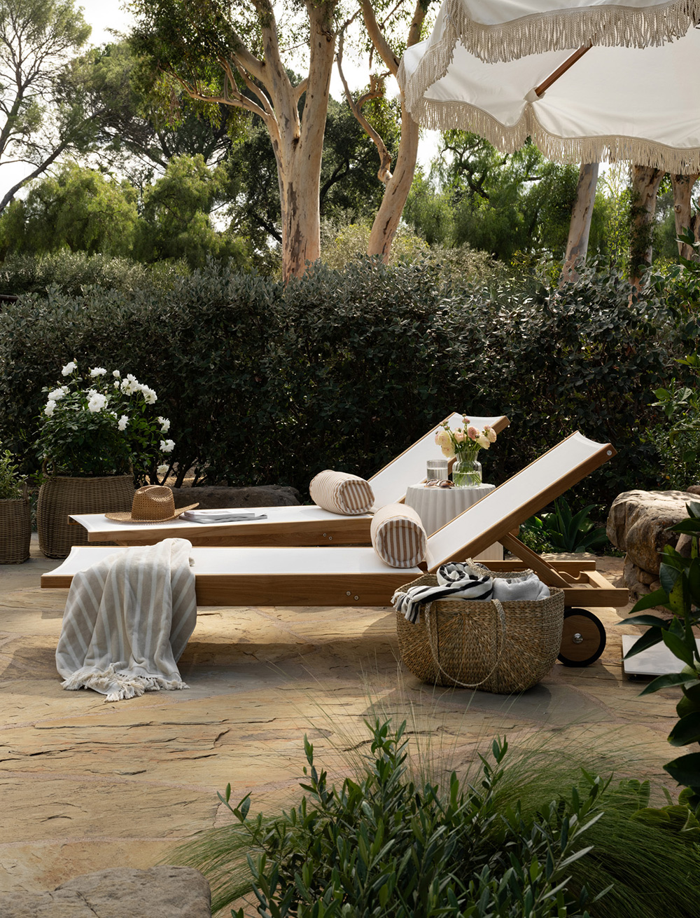 jardin avec chaises longues bois jardin avec chaises longues bois