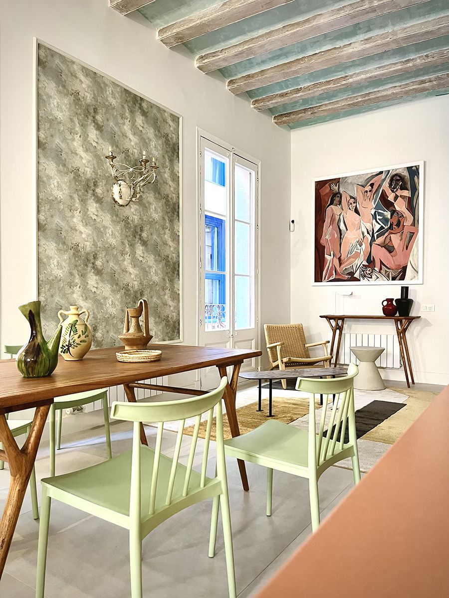 salle à manger avec poutres décoration rustique chic et contemporaine