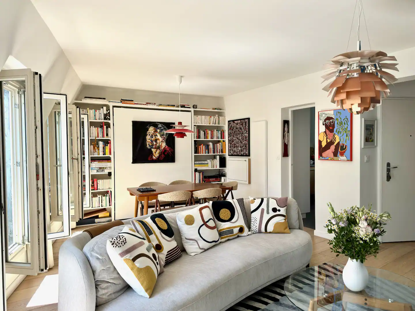 salon appartement de 60m2 à Paris dans immeuble haussmannien salon appartement de 60m2 à Paris dans immeuble haussmannien