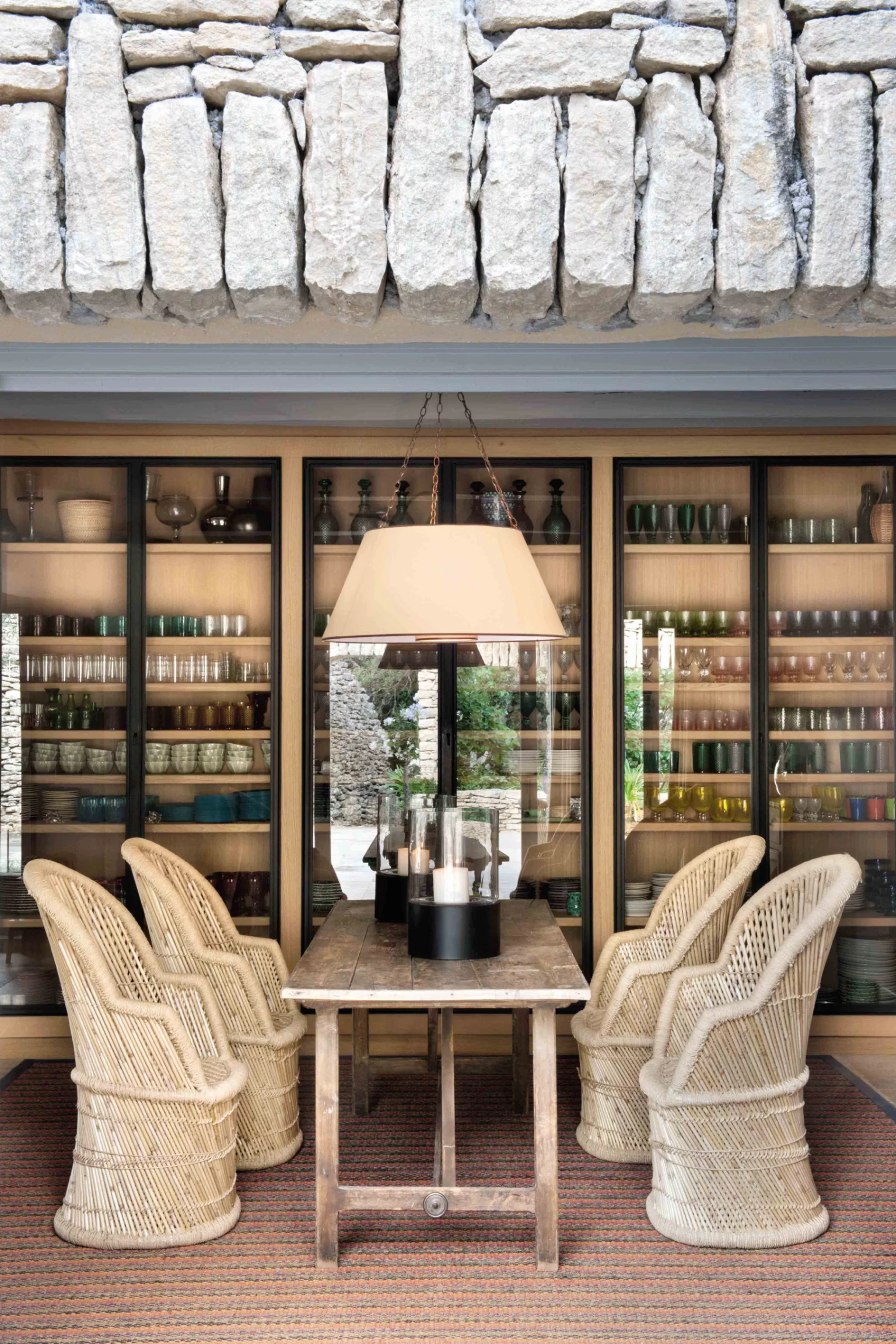 salle à manger décoration contemporaine et rustique chic