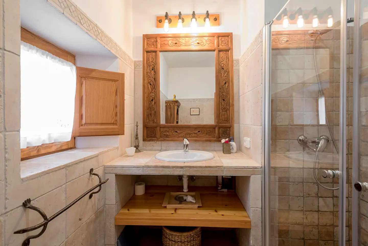 salle de bain décoration rustique chic