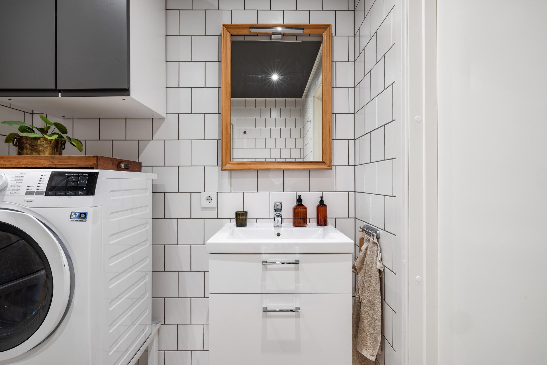 salle de bain blanche studio 32m2 salle de bain blanche studio 32m2