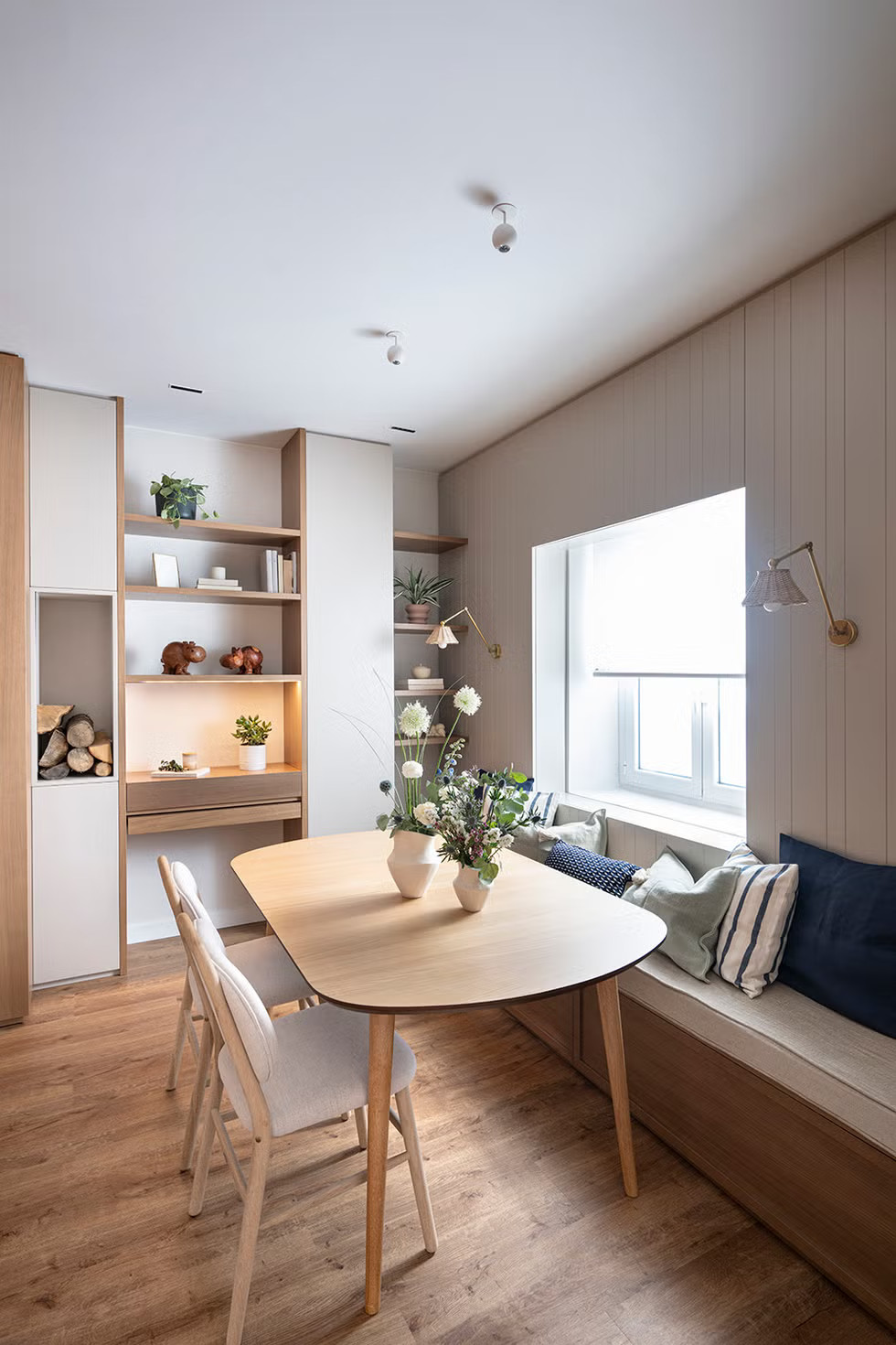 salle à manger blanc et bois décoration contemporaine