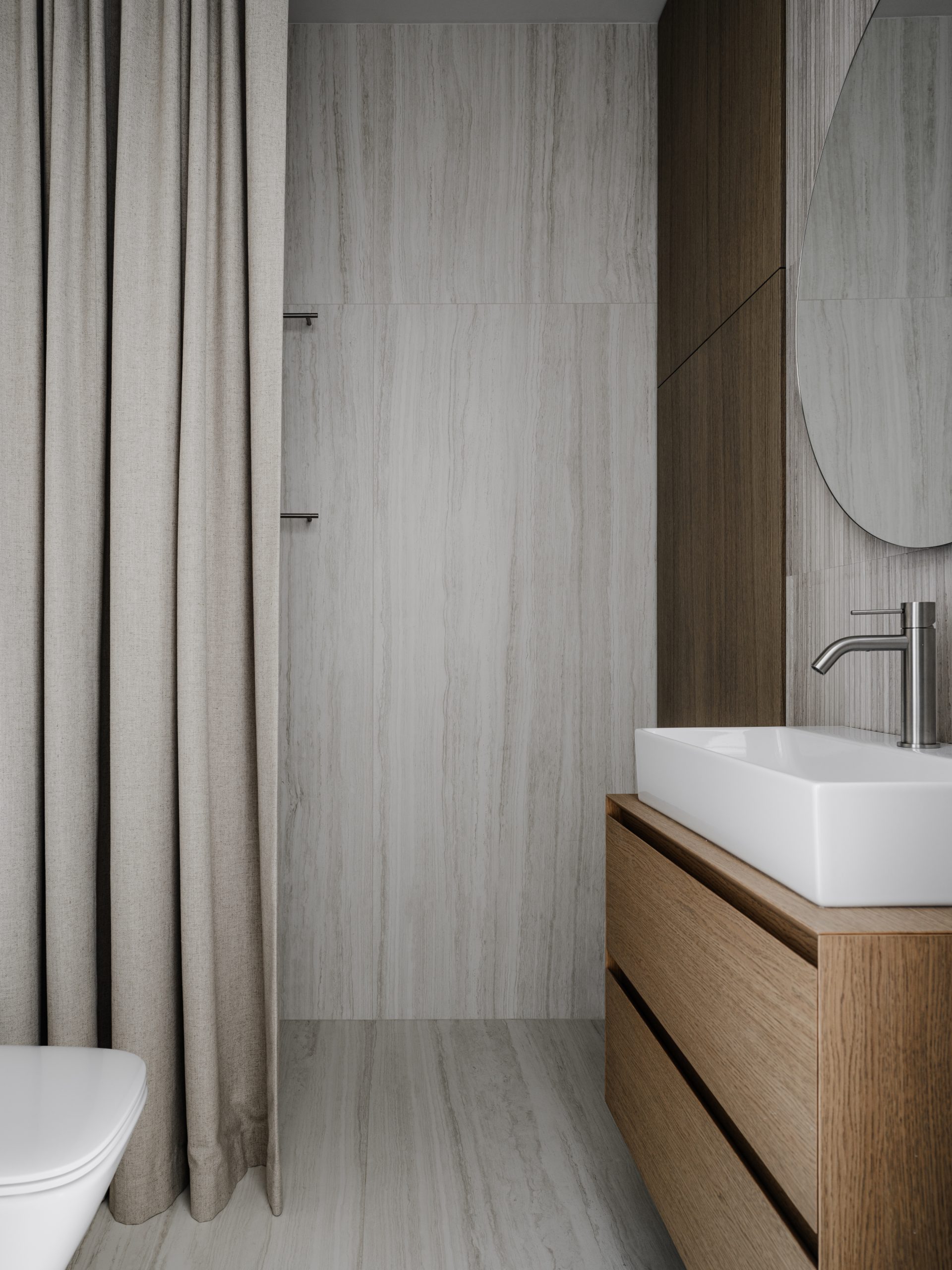 salle de bain décoration contemporaine grise et bois