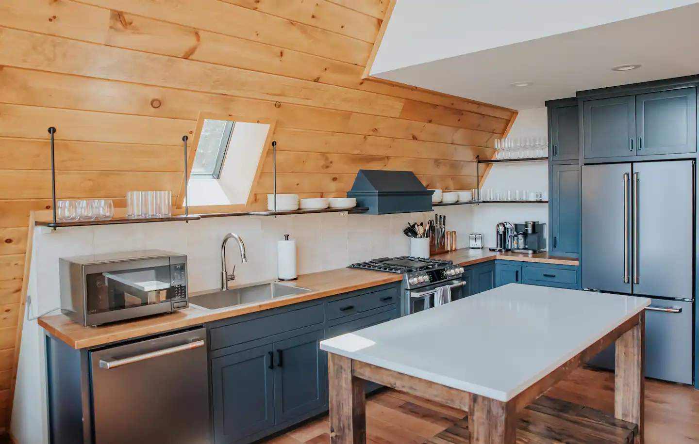 cuisine bleue maison en bois