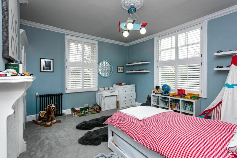 chambre d'enfant bleue
