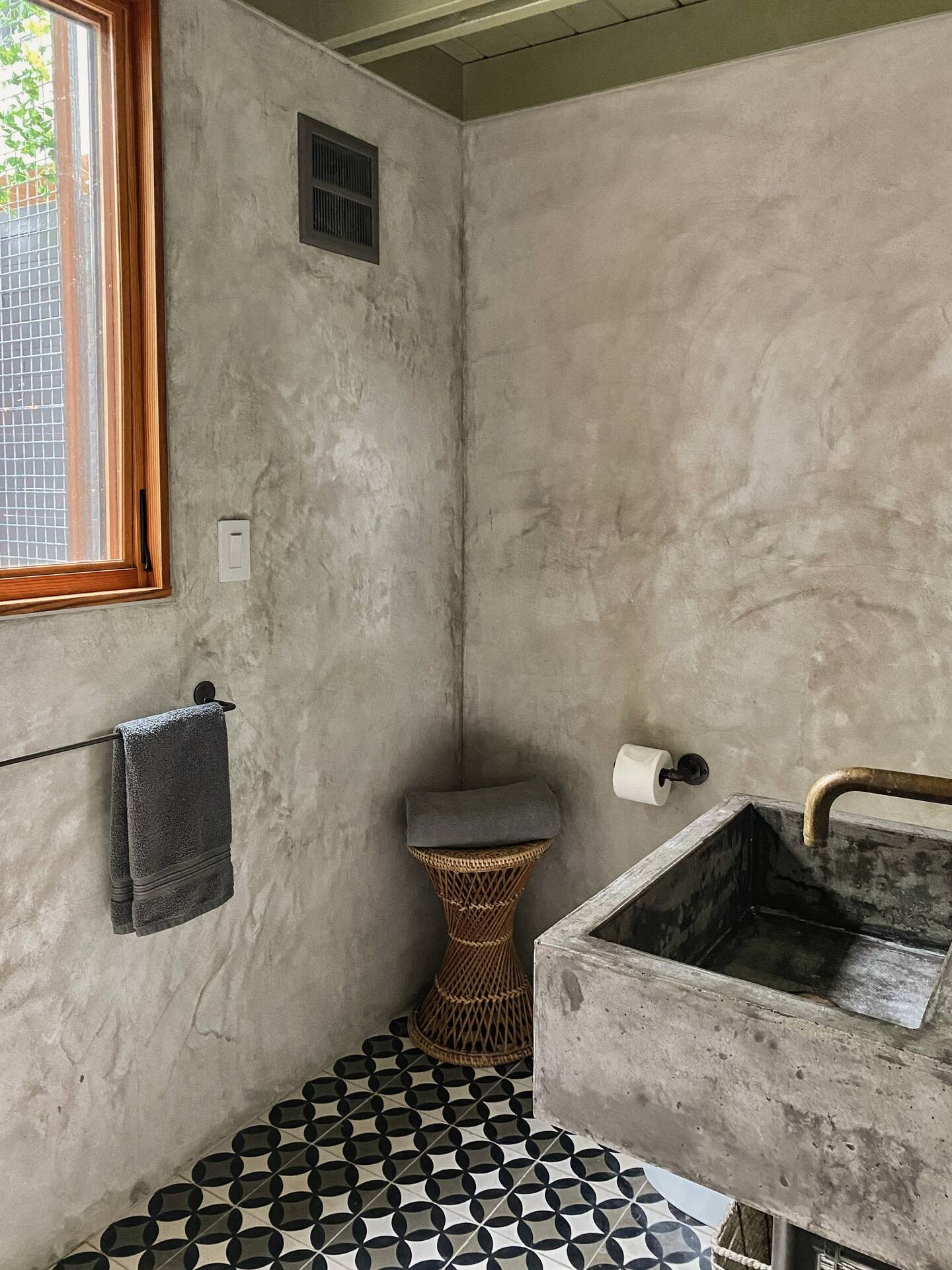 salle de bain béton petite maison 44m2 salle de bain béton petite maison 44m2