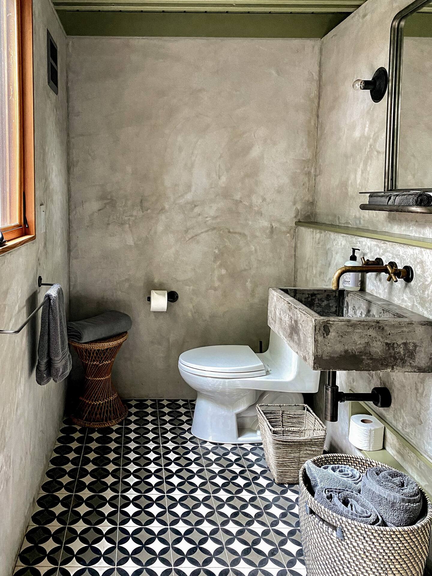 salle de bain béton petite maison 44m2 salle de bain béton petite maison 44m2