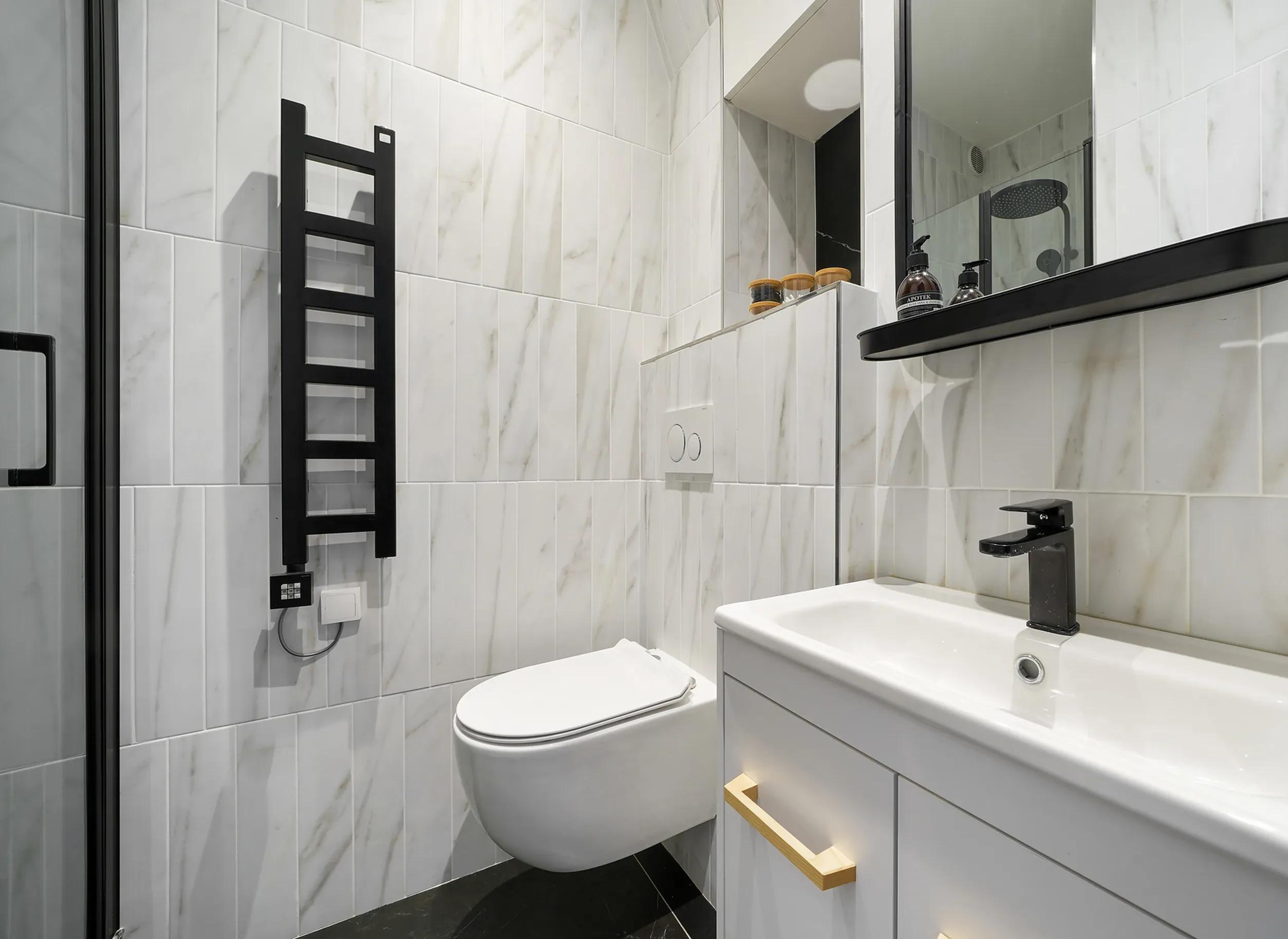 salle d salle d'eau marbre studio Paris 15m2