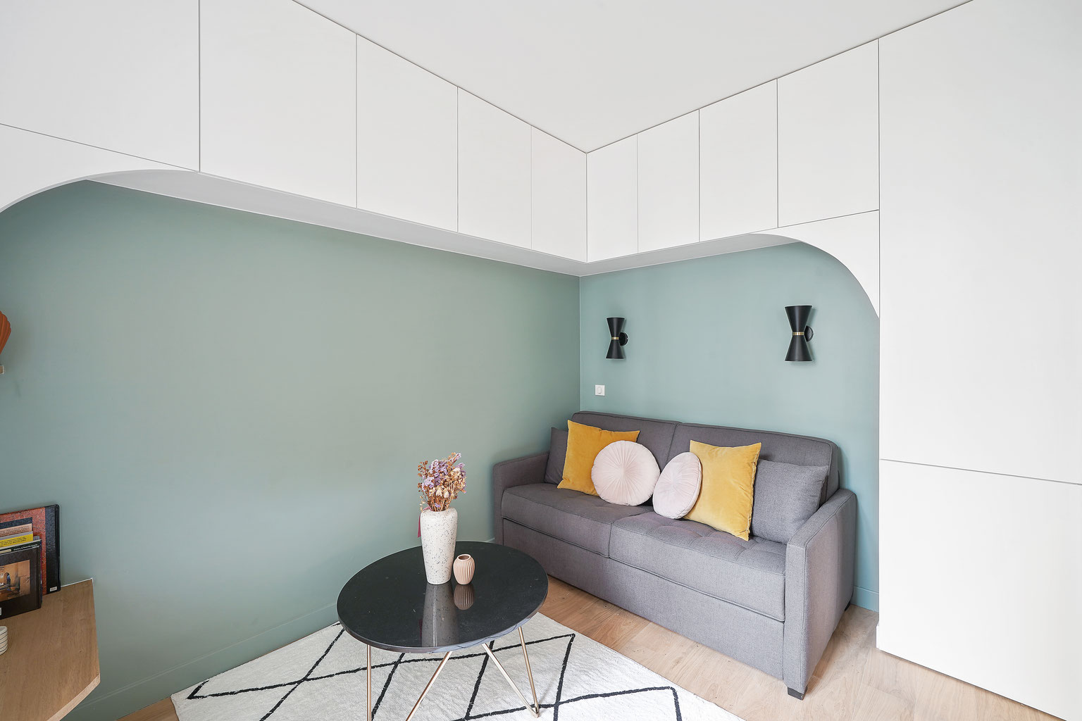 salon avec rangements murs verts salon avec rangements murs verts