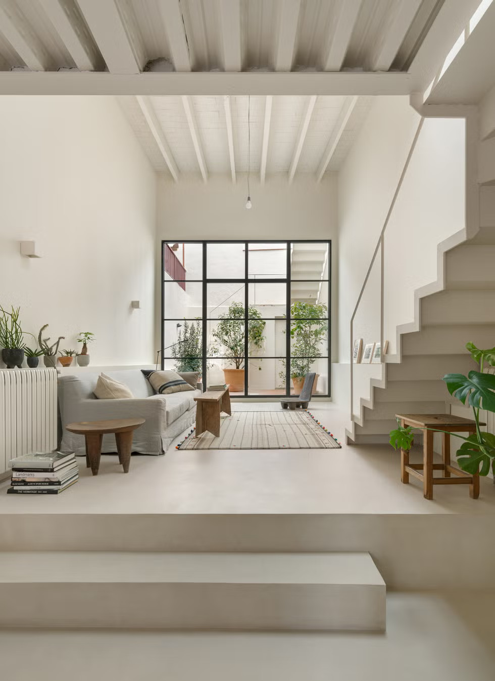 salon décoration contemporaine maison de ville avec terrasse
