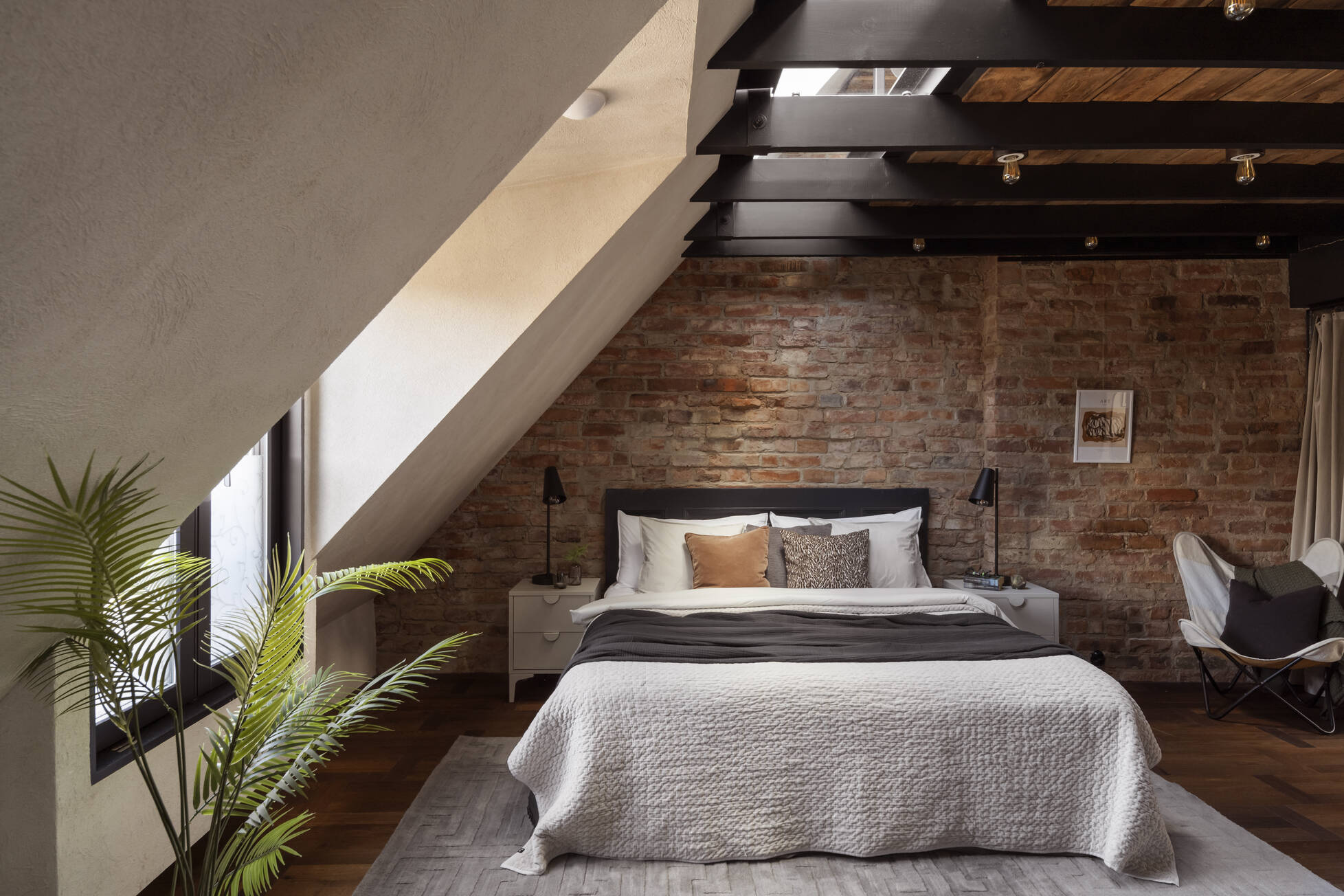 chambre mansardée mur en briques et poutres chambre mansardée mur en briques et poutres