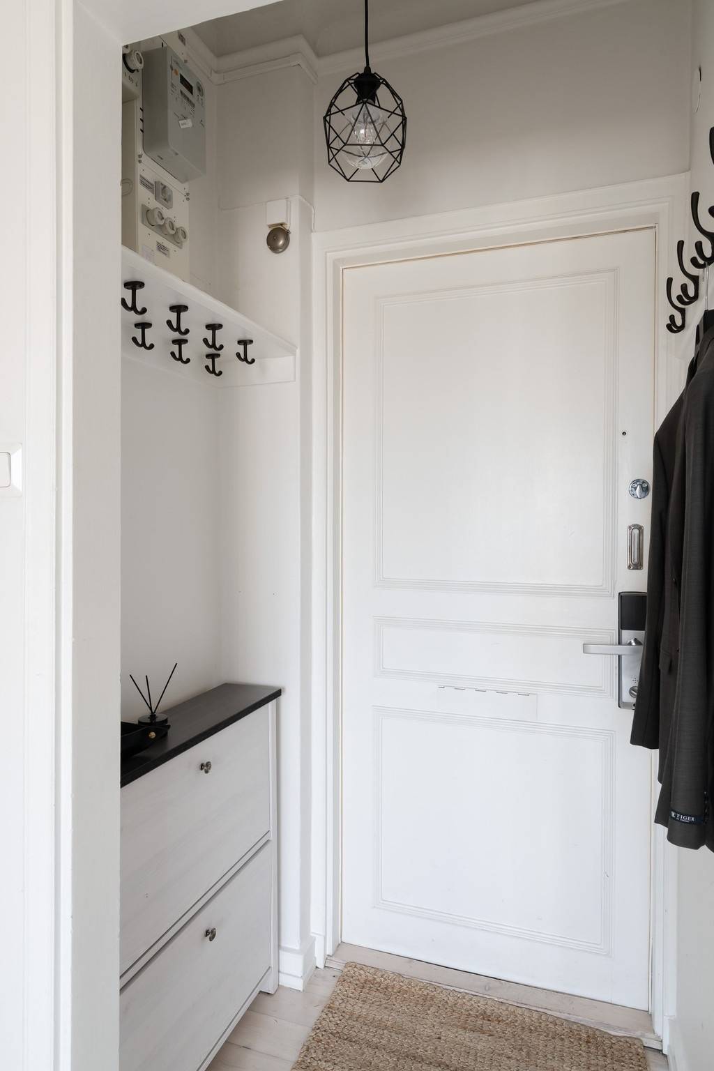 entrée avec meuble à chaussures IKEA studio 32m2