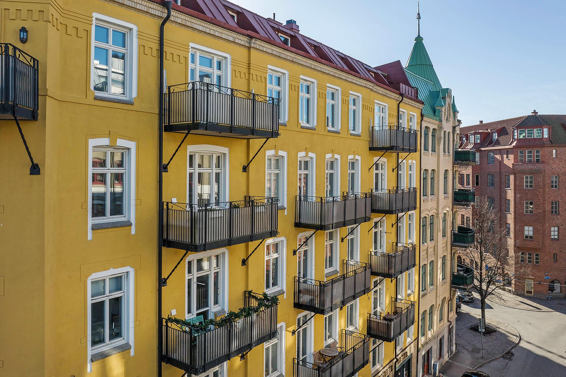immeuble Suède façade jaune immeuble Suède façade jaune