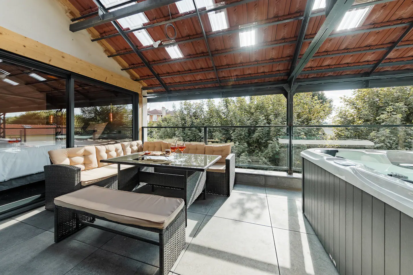terrasse avec jacuzzi loft terrasse avec jacuzzi loft