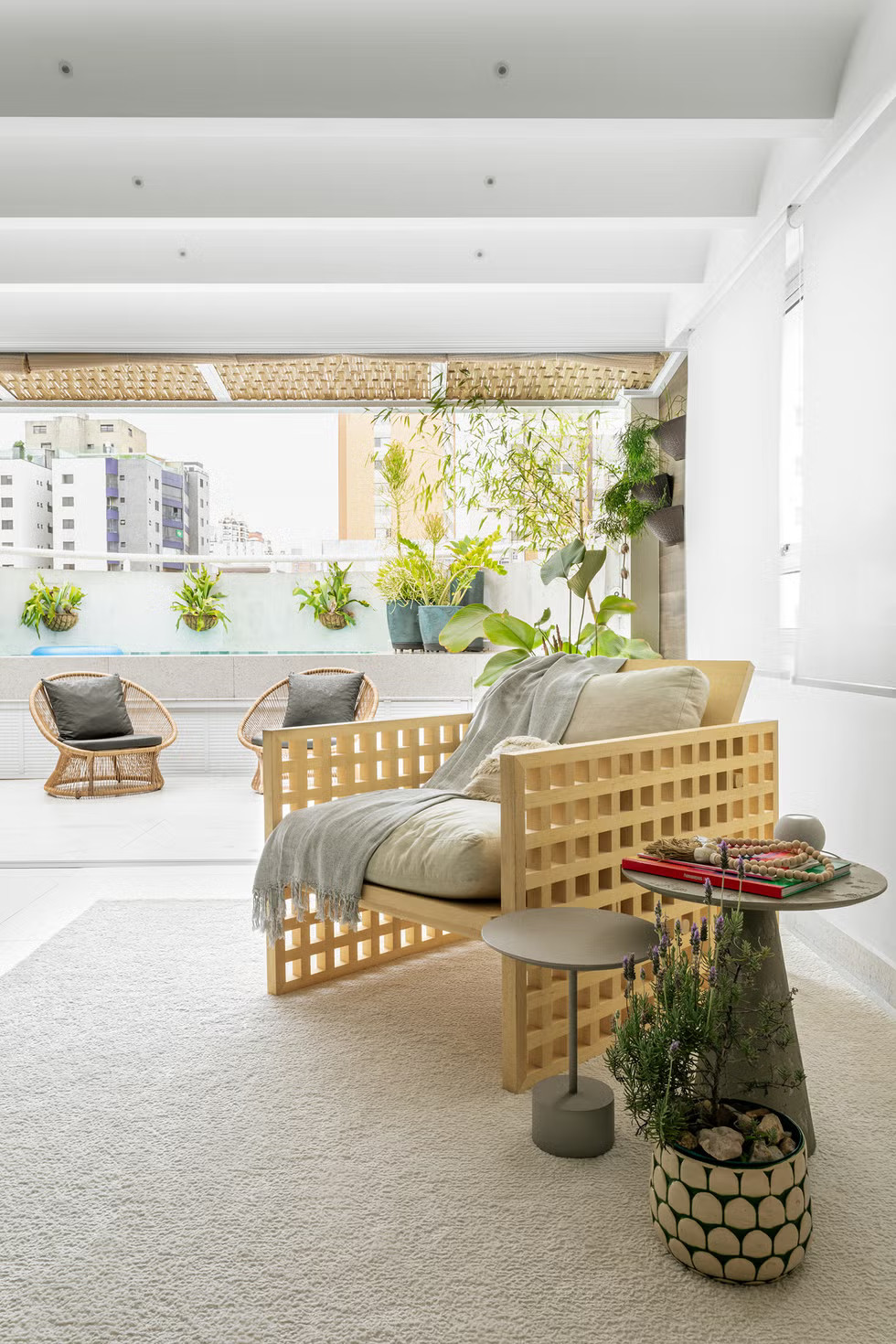terrasse appartement avec piscine maçonnée
