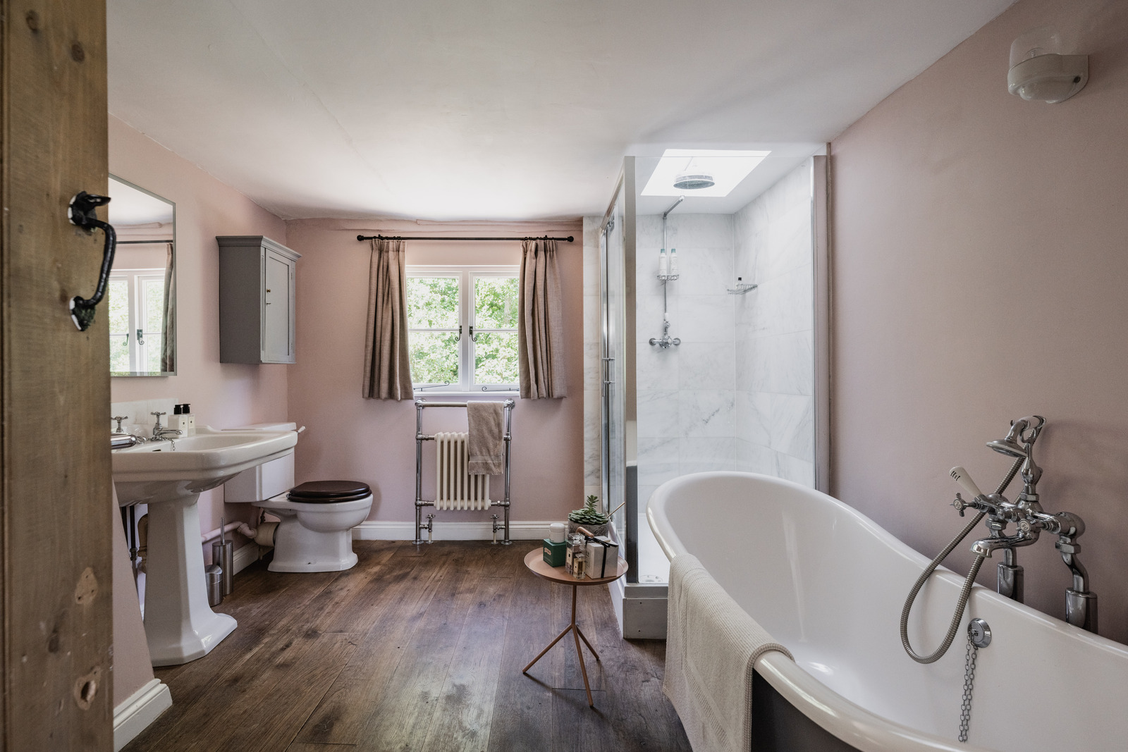 salle de bain rétro rose maison ancienne décoration rustique salle de bain rétro rose maison ancienne décoration rustique