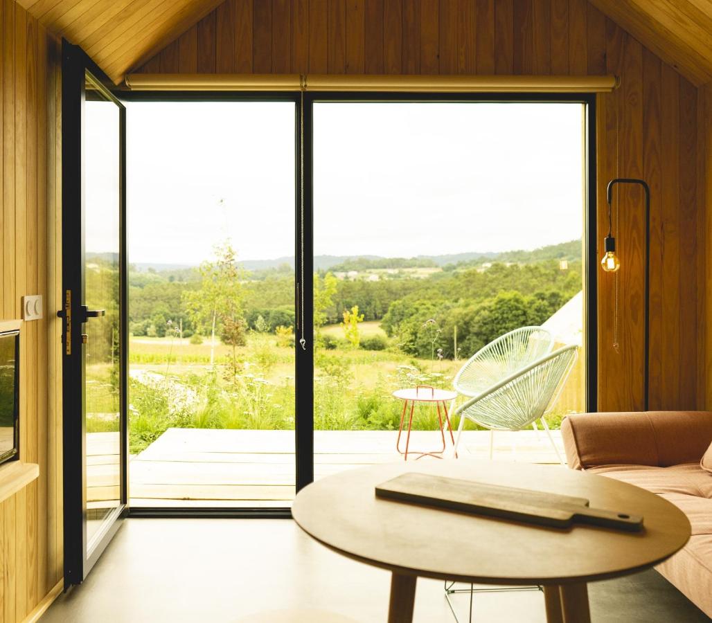 salon avec baie vitrée petite maison en bois salon avec baie vitrée petite maison en bois