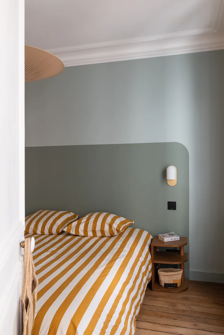 chambre mur vert appartement 60m2 Paris chambre mur vert appartement 60m2 Paris