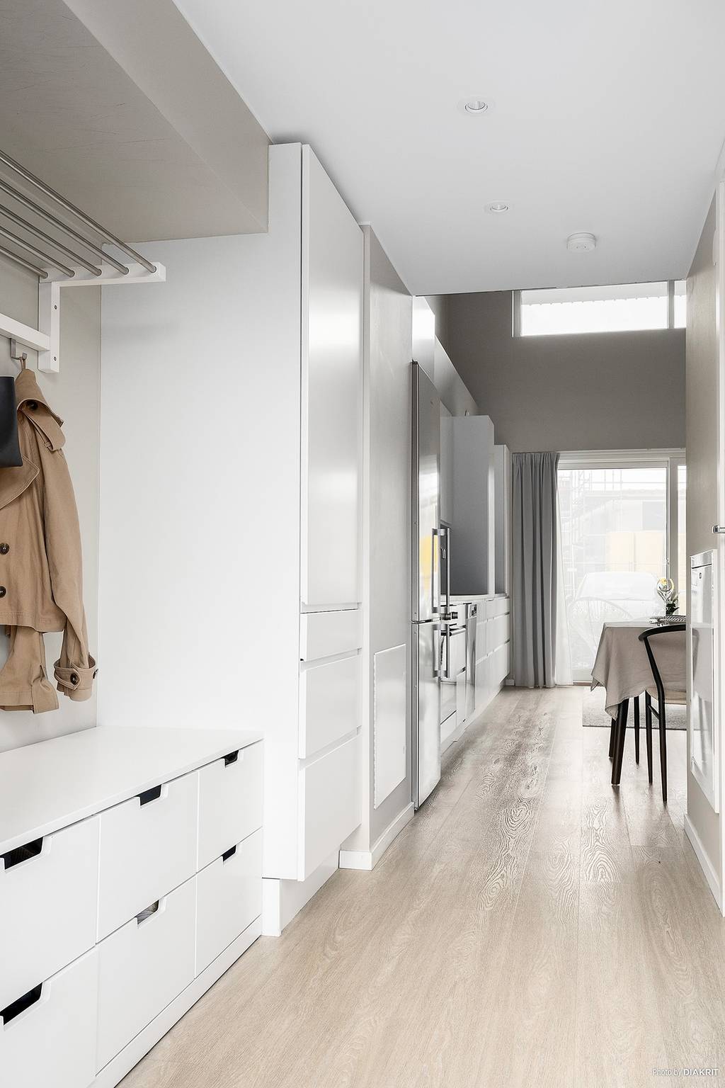 entrée duplex 35m2 décoration blanche