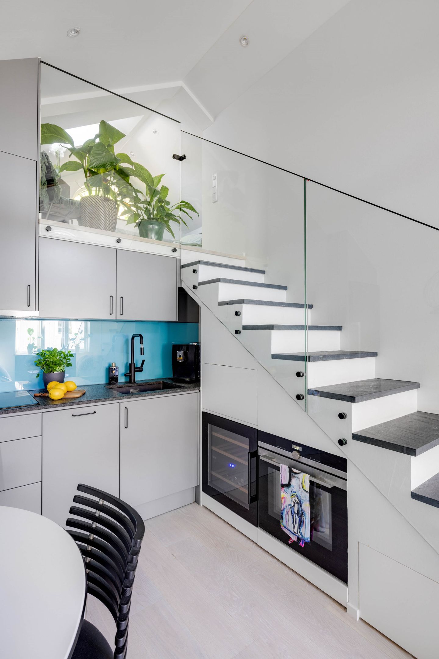 cuisine et escalier petite maison 42m2 cuisine et escalier petite maison 42m2
