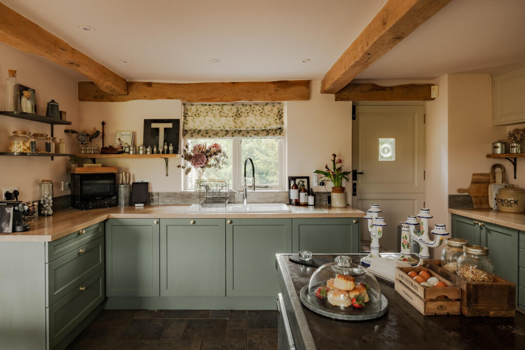 cuisine avec poutres décoration rustique chic ancienne grange rénovée cuisine avec poutres décoration rustique chic ancienne grange rénovée