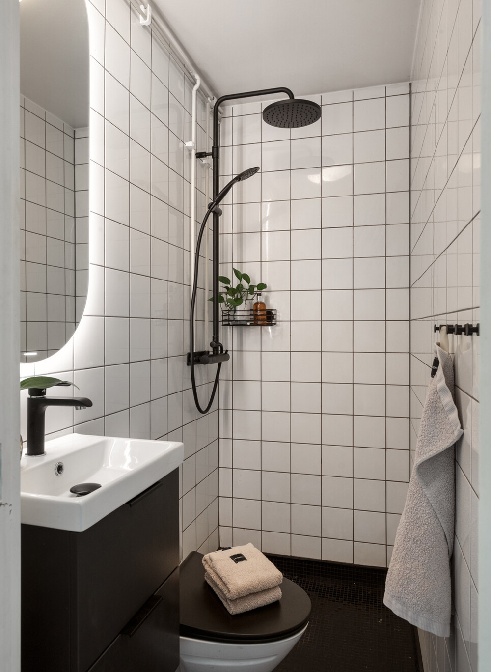 salle d'eau carrelage blanc