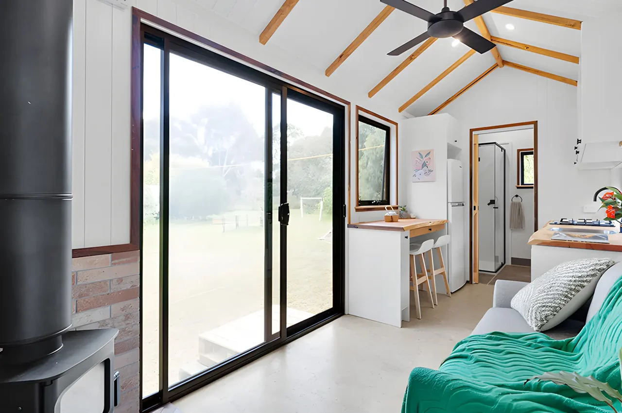 salon tiny house 18m2 Casuarina de Evergreen Houses Australia