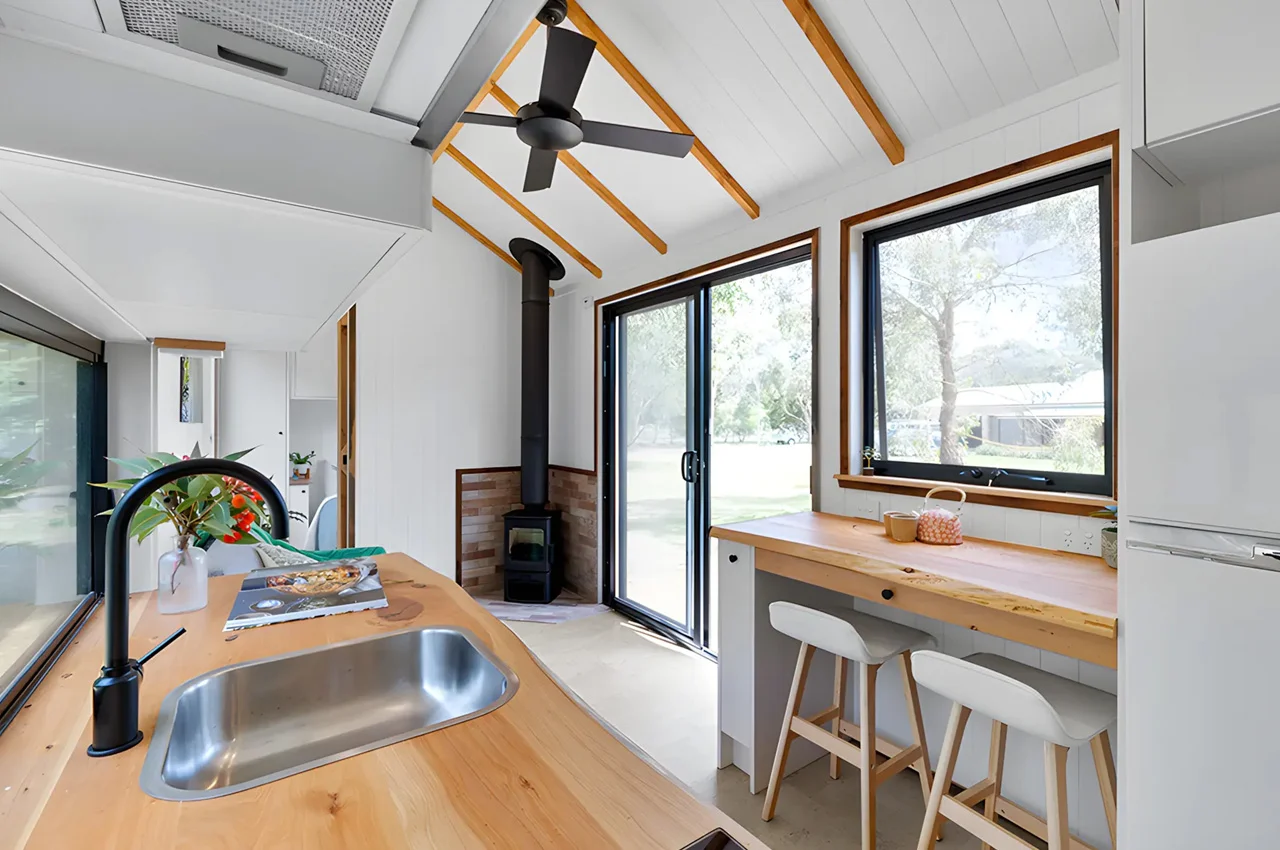 cuisine tiny house 18m2 Casuarina de Evergreen Houses Australia