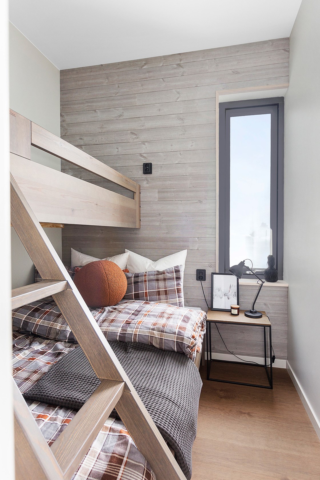 chambre mur en bois lits superposés chambre mur en bois lits superposés