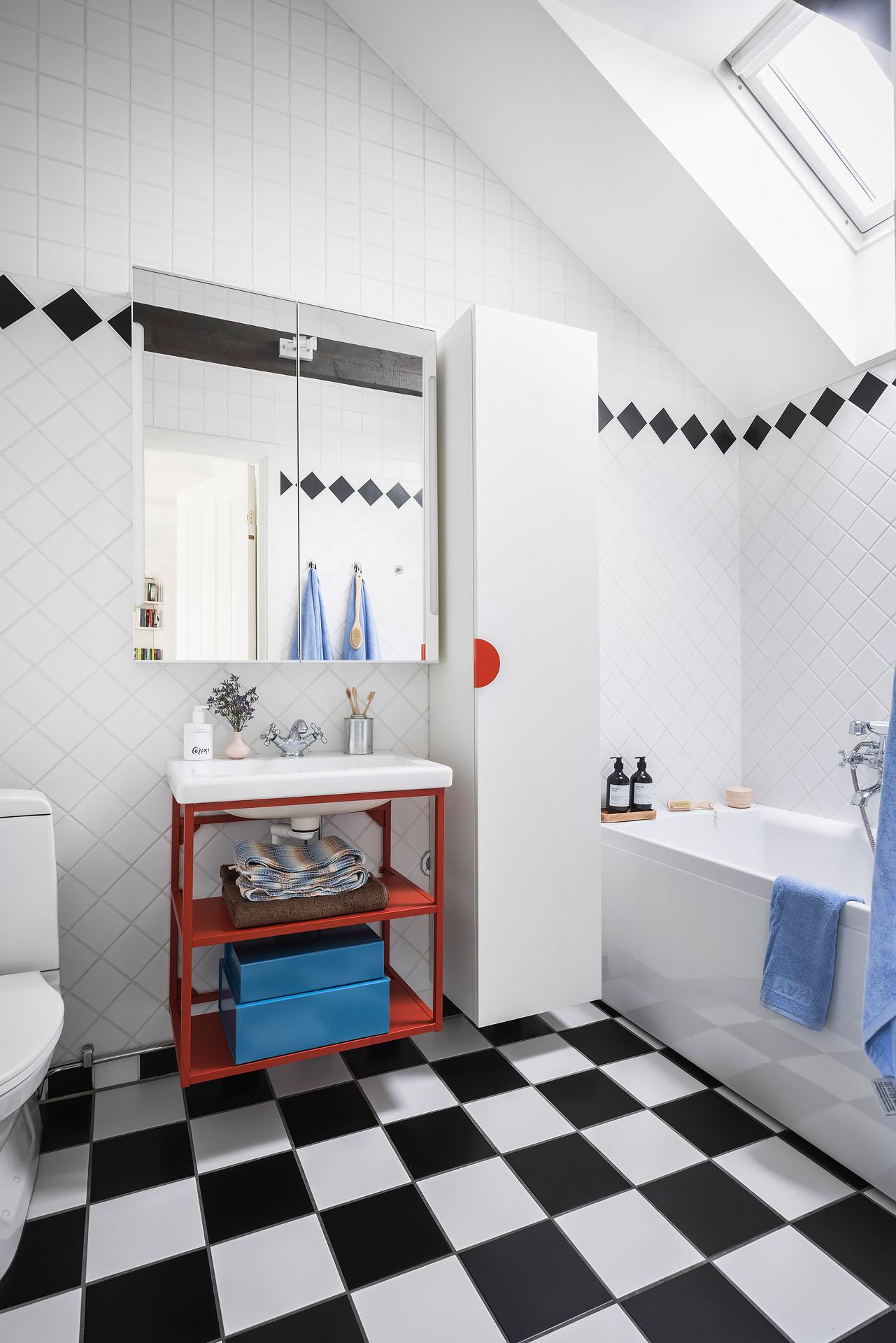 salle de bain sol damier noir et blanc décoration scandinave salle de bain sol damier noir et blanc décoration scandinave