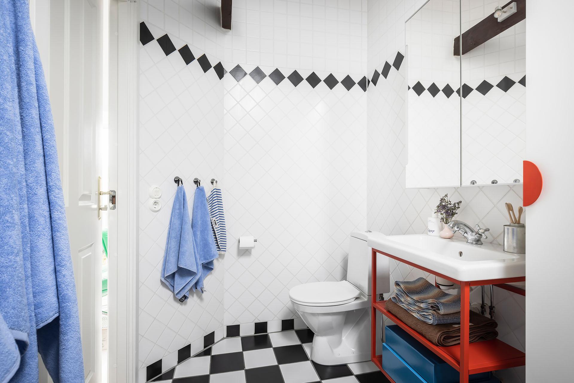 salle de bain sol damier noir et blanc décoration scandinave salle de bain sol damier noir et blanc décoration scandinave