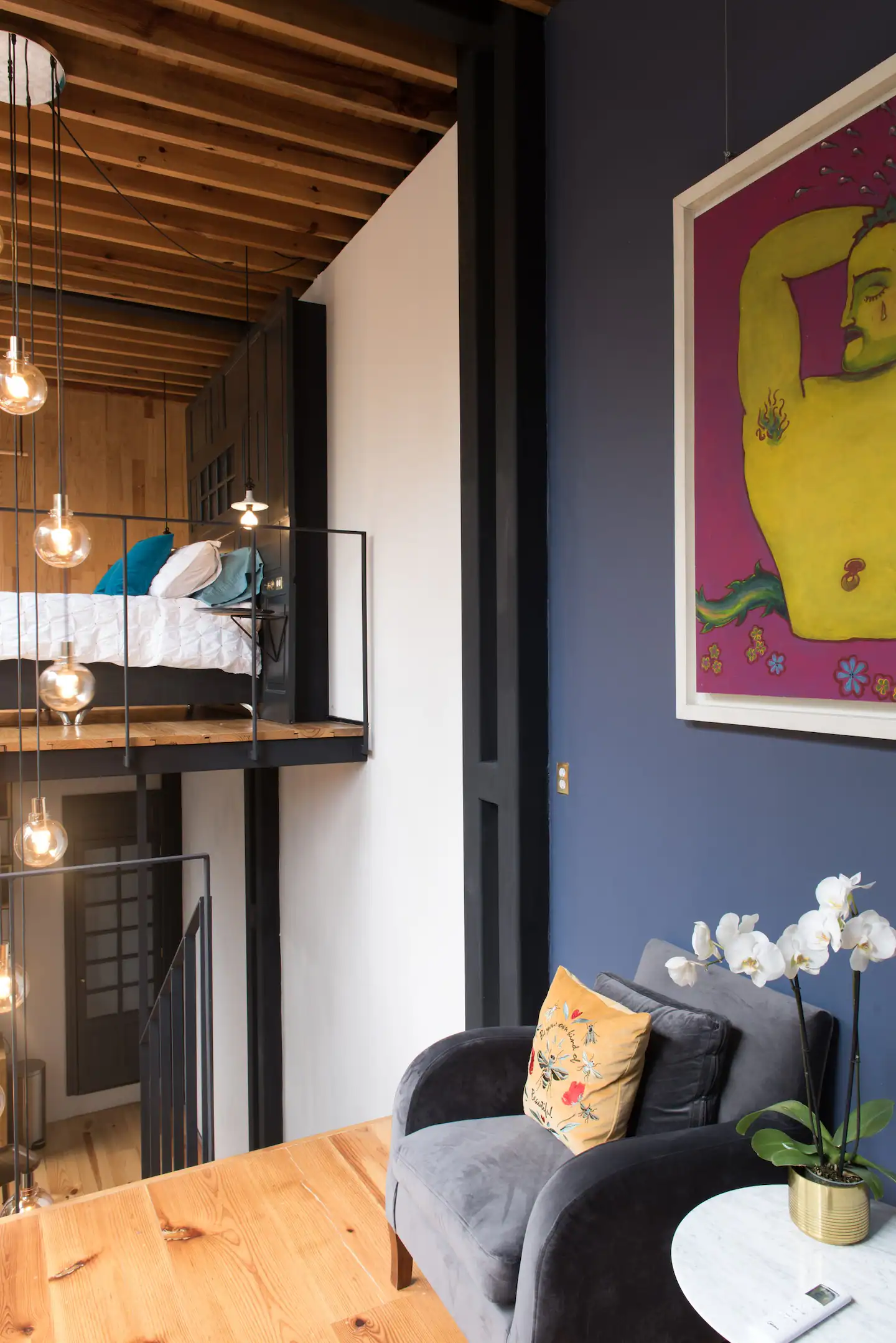 chambre et salon appartement multi-niveaux décoration contemporaine 