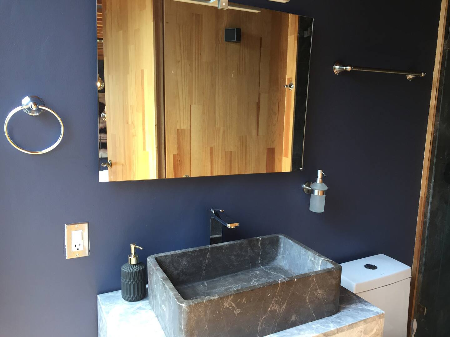 salle de bain appartement multi-niveaux décoration contemporaine