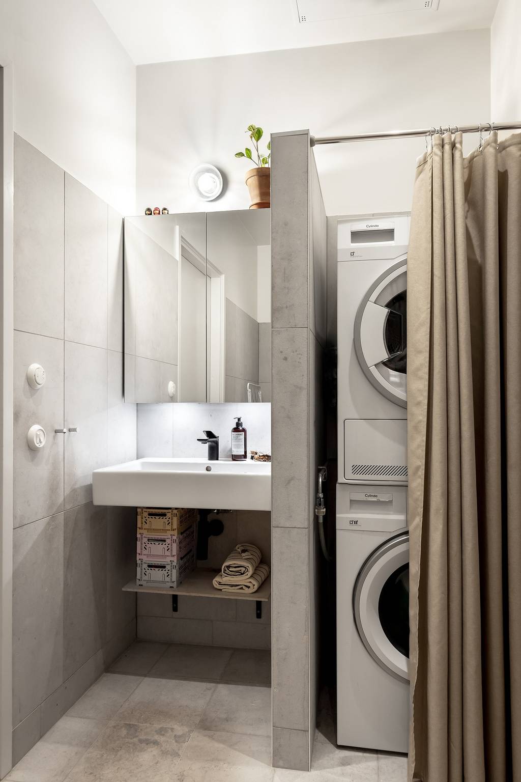 salle de bain grise