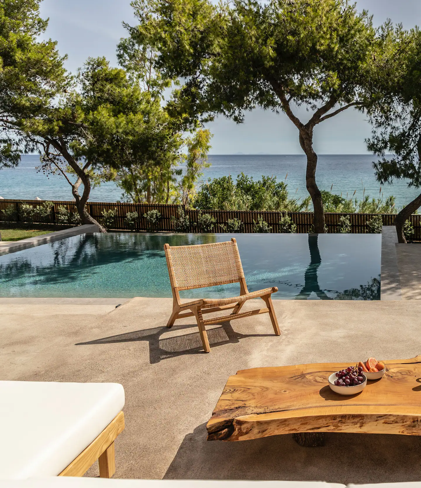 terrasse avec piscine et vue mer maison en Grèce terrasse avec piscine et vue mer maison en Grèce